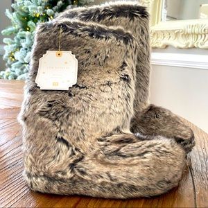 Pottery Barn Teen Faux Fur Booties slippers ,Small